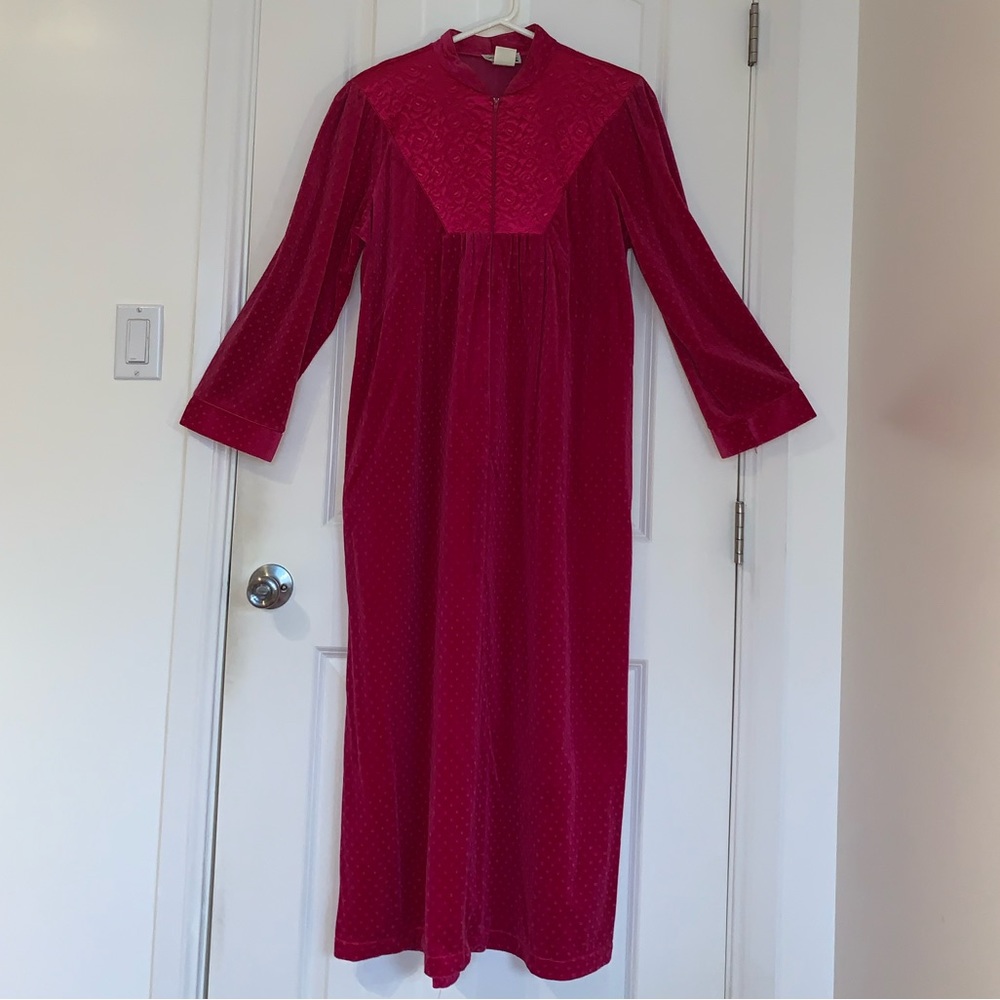 Womens M Dark Pink Velvet Zipper Robe Vintage
